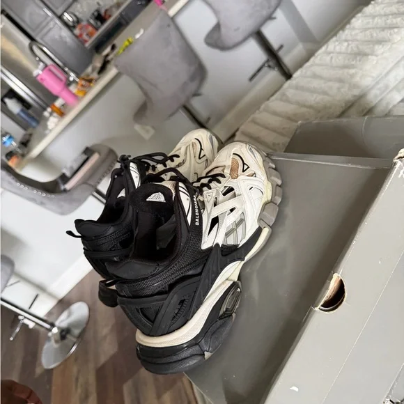 Balenciaga Beige and Black Athletic Shoes - Picture 4 of 7